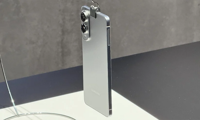 immagine che raffigura il nuovo samsung galaxy s25 edge